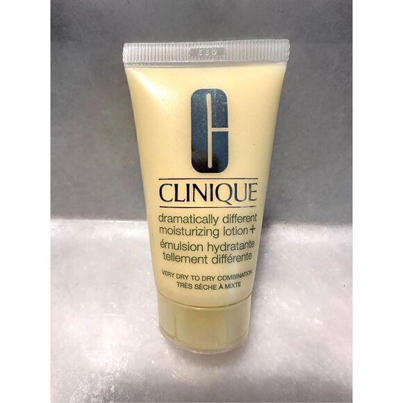 Clinique Skin Care Dramatically Different Moisturizing Lotion For Dry Skin 1 Oz - Picture 1 of 2